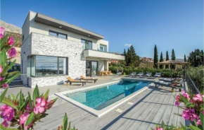 Cozy Home In Kucine With Jacuzzi